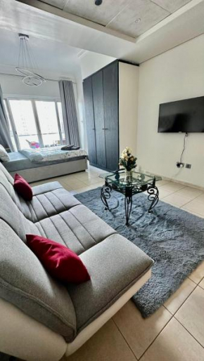 Luxury Studio with Balcony - Close to Metro & Marina